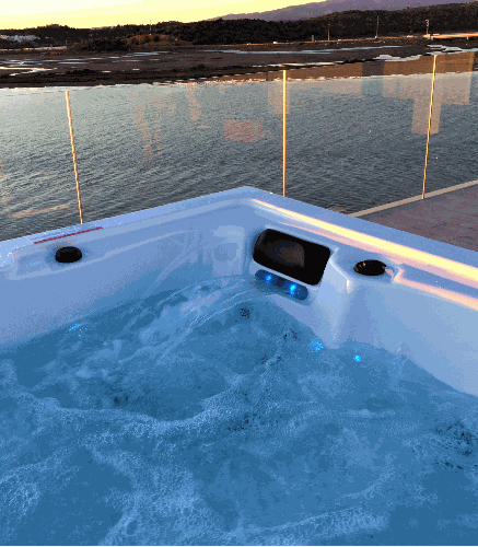 Disfrute dos benefícios do spa no conforto do seu lar spa instalado no exterior da habitação